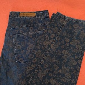 GREAT VINTAGE BILL BLASS JEANS